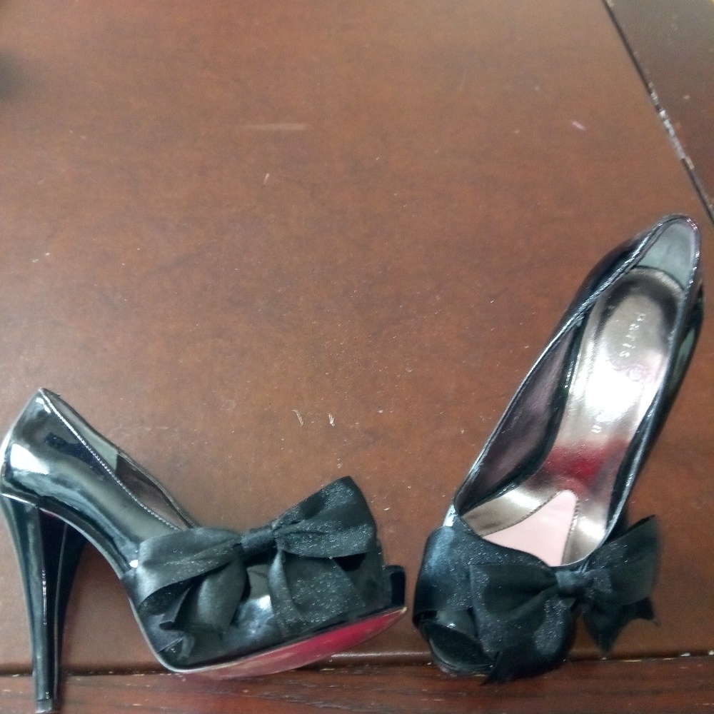 Paris Hilton black side bow peep toe heels
